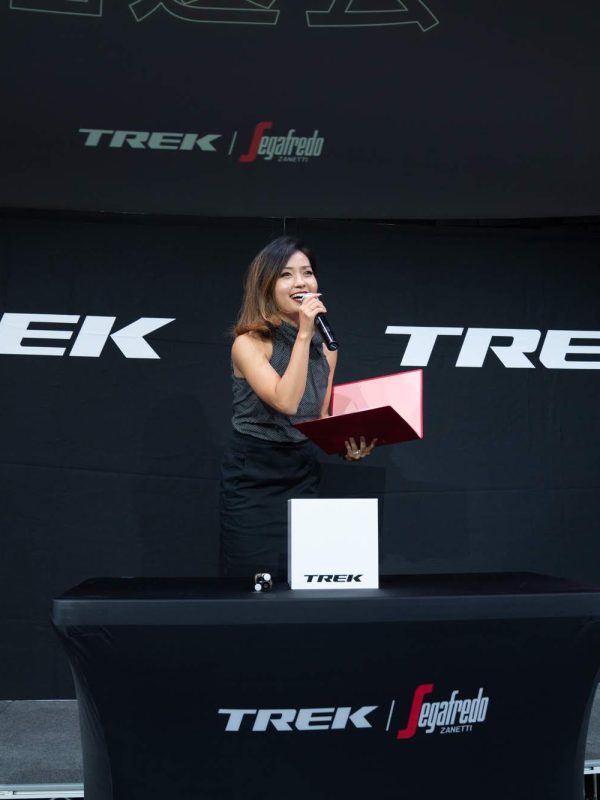 Allie日英バイリンガルMC6